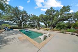 Hill Country Retreat: Walk to Guadalupe River & - Image 2